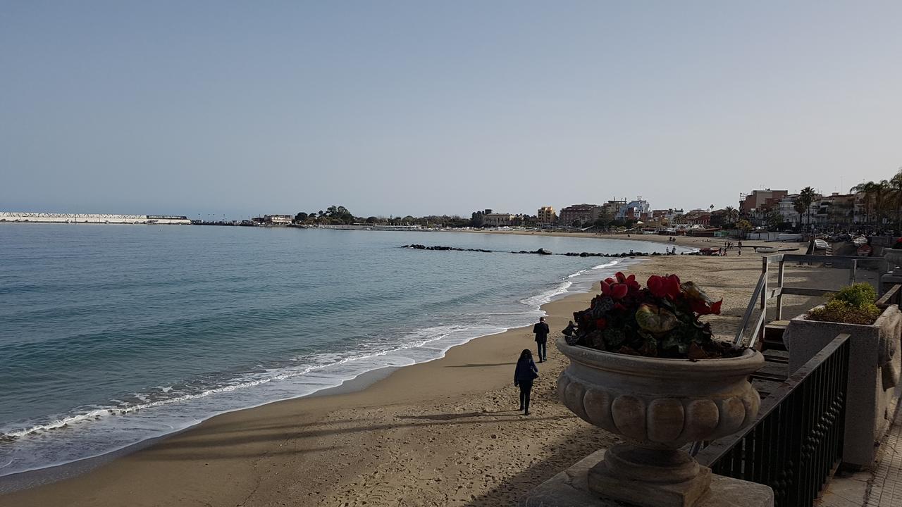 Ines Bed And Breakfast Giardini-Naxos Zewnętrze zdjęcie