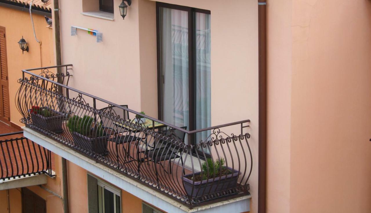 Ines Bed And Breakfast Giardini-Naxos Zewnętrze zdjęcie